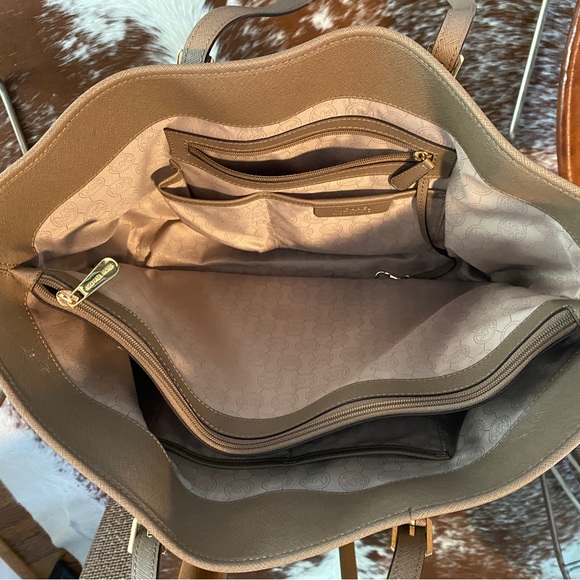 Michael Kors pebbled leather large jet set tote - Picture 4 of 8